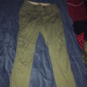 💚👉🏻 Unique Green Cotton Pants